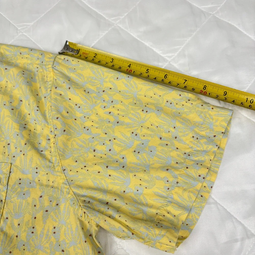 Levis Cactus Print‎ Shirt Mens M Yellow Camp Collar Desert Floral Button Up